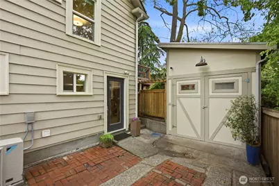2208 NE 75th Street, Seattle, WA 98115 - Photo 36