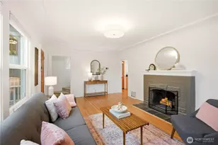 2208 NE 75th St, Seattle, WA 98115 - Photo 4