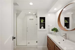 2208 NE 75th St, Seattle, WA 98115 - Photo 26