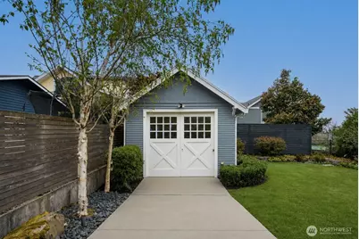 1909 4th Avenue N, Seattle, WA 98109 - Photo 32