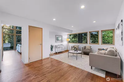 2261 W Lake Sammamish Parkway SE, Bellevue, WA 98008 - Photo 24