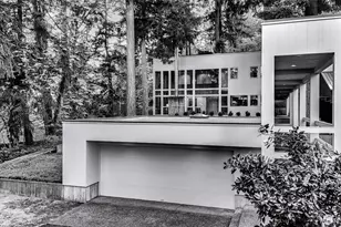 2261 W Lake Sammamish Pkwy SE, Bellevue, WA 98008 - Photo 2