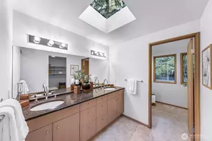 2261 W Lake Sammamish Pkwy SE, Bellevue, WA 98008 - Photo 32