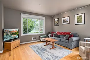 100 Wilkes St NW, Coupeville, WA 98239 - Photo 8
