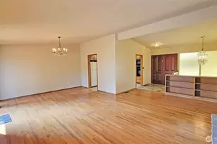 820 172nd Ave NE, Bellevue, WA 98008 - Photo 4