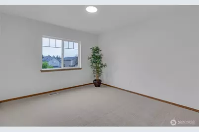 17910 Panorama Boulevard E, Bonney Lake, WA 98391 - Photo 12