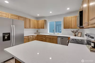 17910 Panorama Boulevard E, Bonney Lake, WA 98391 - Photo 10