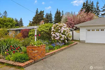 320 NW 202nd Street, Shoreline, WA 98177 - Photo 2