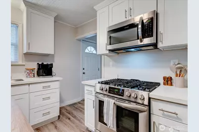 1626 39th Avenue E, Seattle, WA 98112 - Photo 16