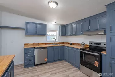 304 NW Hemlock Avenue, Royal City, WA 99357 - Photo 2