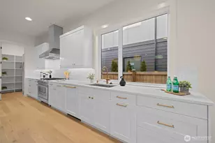 7010 NE 134th St, Kirkland, WA 98034 - Photo 12