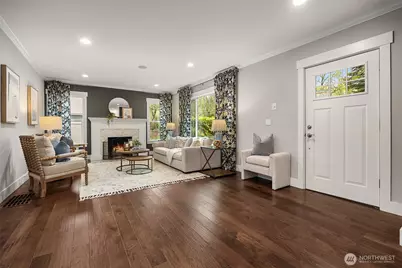 814 23rd Avenue E, Seattle, WA 98112 - Photo 2