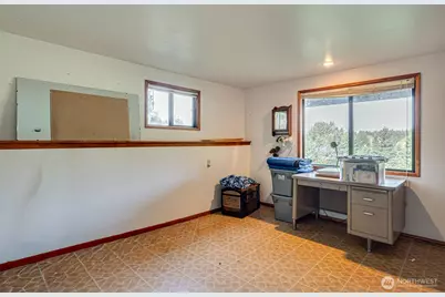 731 Carnine Road, Castle Rock, WA 98611 - Photo 30