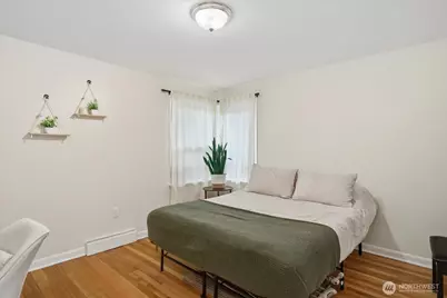 4037 NE 109th Street, Seattle, WA 98125 - Photo 14
