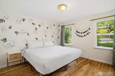 4037 NE 109th Street, Seattle, WA 98125 - Photo 12