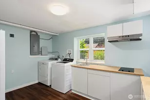 4037 NE 109th St, Seattle, WA 98125 - Photo 18