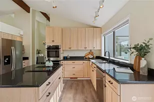 4610 Marine View Pl, Bremerton, WA 98312 - Photo 12