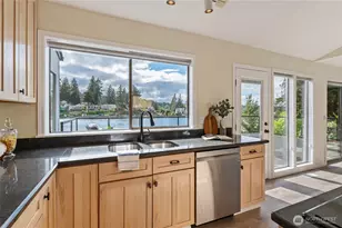 4610 Marine View Pl, Bremerton, WA 98312 - Photo 10