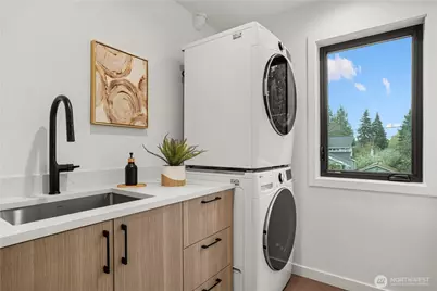 13022 Corliss Avenue N, Seattle, WA 98133 - Photo 34