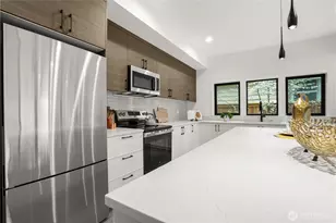 13022 Corliss Ave N, Seattle, WA 98133 - Photo 12