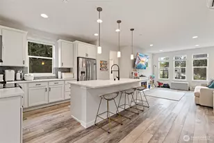 13420 Manor Way, Lynnwood, WA 98087 - Photo 2