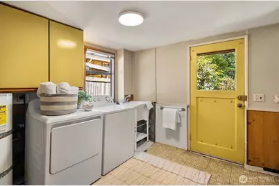 10208 23rd Avenue NE, Seattle, WA 98125 - Photo 18