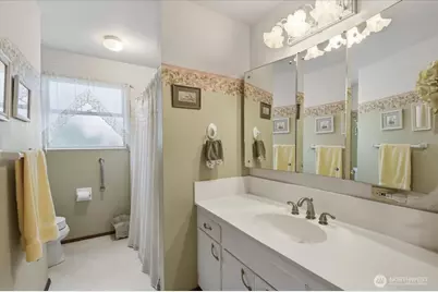 911 12th Avenue N, Edmonds, WA 98020 - Photo 24