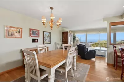 911 12th Avenue N, Edmonds, WA 98020 - Photo 12
