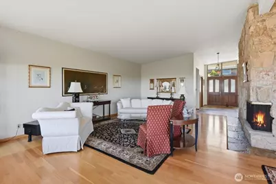 911 12th Avenue N, Edmonds, WA 98020 - Photo 8