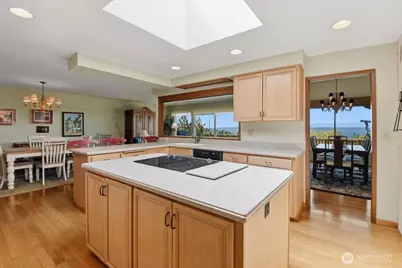 911 12th Avenue N, Edmonds, WA 98020 - Photo 14