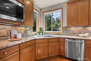 2759 NW Pine Cone Pl, Issaquah, WA 98027 - Photo 10