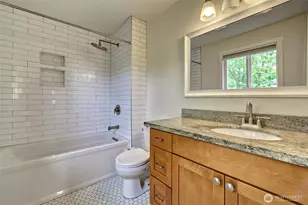 733 104th St, Seattle, WA 98133 - Photo 12