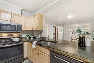 9732 59th Avenue S, Seattle, WA 98118 - Photo 12