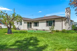 1427 2nd St, Wenatchee, WA 98801 - Photo 4