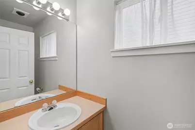 1421 Rooklidge Street, DuPont, WA 98327 - Photo 4