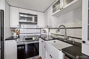 201 Galer St, Seattle, WA 98109 - Photo 8