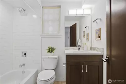 4106 Linden Avenue N #B, Seattle, WA 98103 - Photo 24