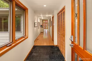 558 20th Ave, Kirkland, WA 98033 - Photo 2