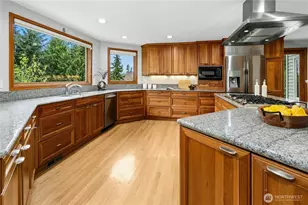 20005 NE 42nd St, Sammamish, WA 98074 - Photo 8