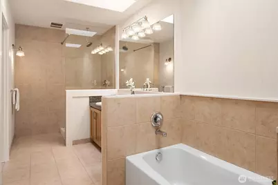 1025 NE 130th Street, Seattle, WA 98125 - Photo 20