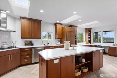 608 Magnolia Lane, Edmonds, WA 98020 - Photo 8