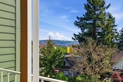800 N Allen Place #401, Seattle, WA 98103 - Photo 22