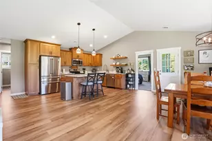 200 Red Hawk Dr, Castle Rock, WA 98611 - Photo 12