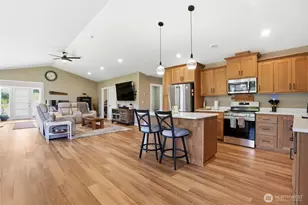 200 Red Hawk Dr, Castle Rock, WA 98611 - Photo 14