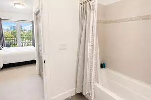 699 John St, Seattle, WA 98109 - Photo 18