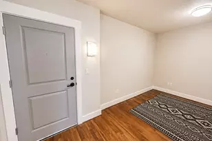 699 John St, Seattle, WA 98109 - Photo 2