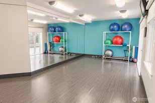 699 John St, Seattle, WA 98109 - Photo 26