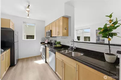 3333 Wallingford Avenue N #203, Seattle, WA 98103 - Photo 20