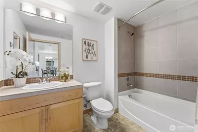 3333 Wallingford Avenue N #203, Seattle, WA 98103 - Photo 28