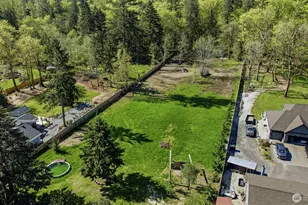 31061 W Lake Morton Dr SE, Kent, WA 98042 - Photo 2